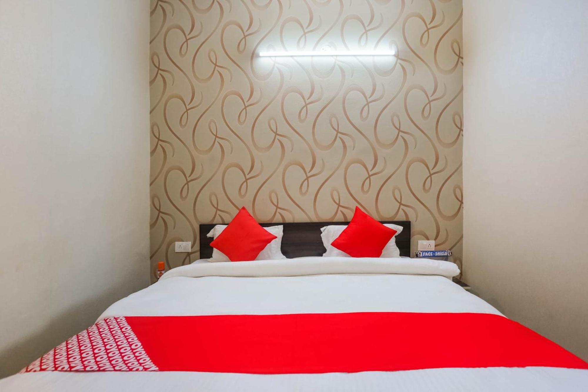 Hotel O Dream Town New Delhi Exteriör bild